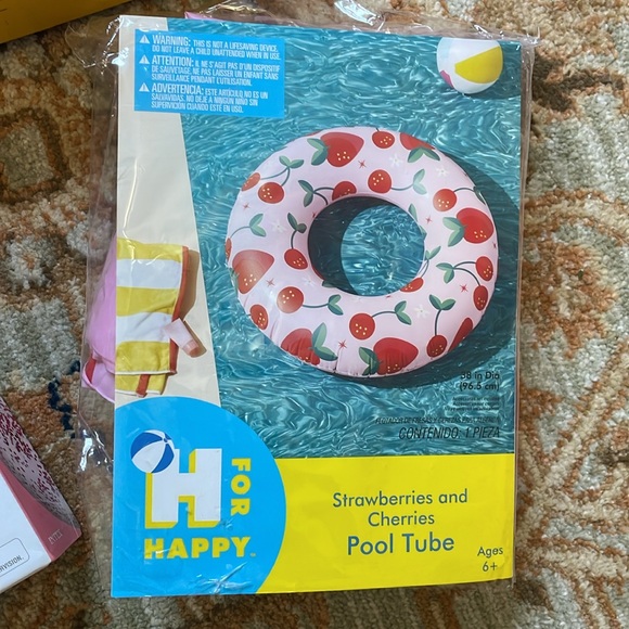 Sun Squad Bundle of New Blow Up Pool Toys (Comes With Original Box) - Picture 7 of 8